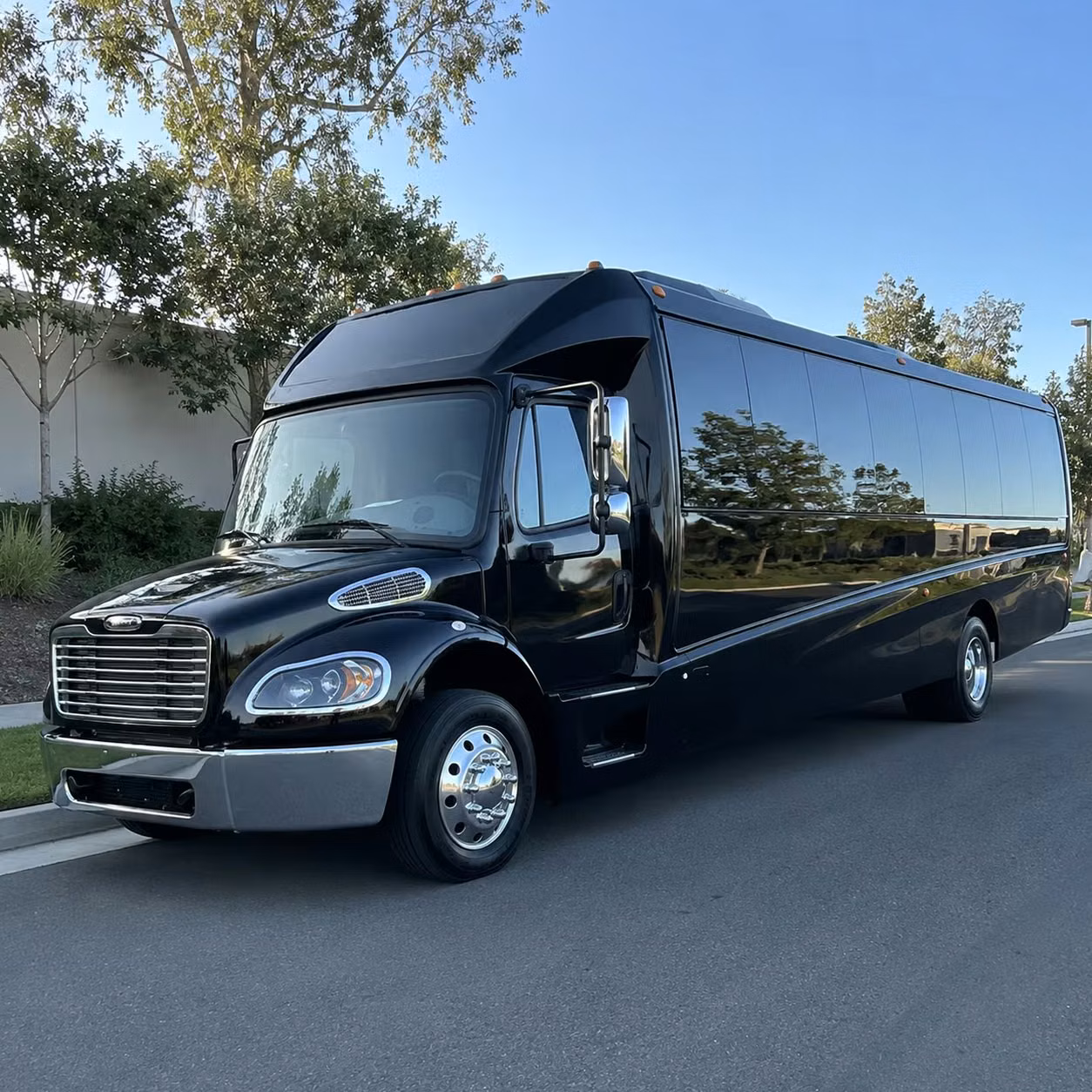 redlands 25 passenger minibus rental
